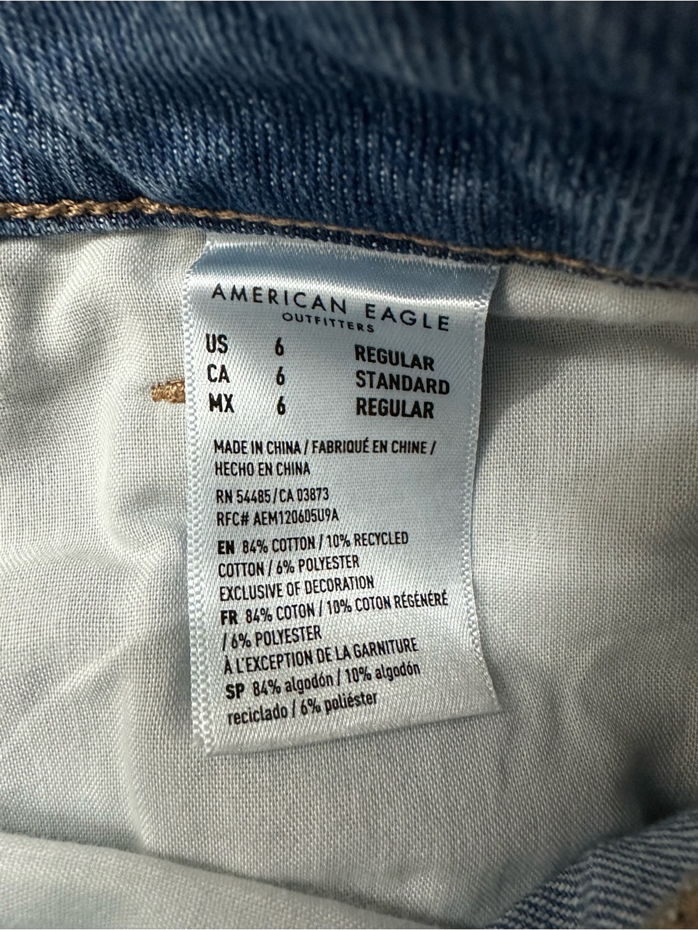 American Eagle Outfitters mom Jeans in Medium Blue Wash with Knee Rips - Picture 5 of 5